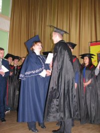 Випускники ЧННІПБ ТНЕУ отримали дипломи магістра